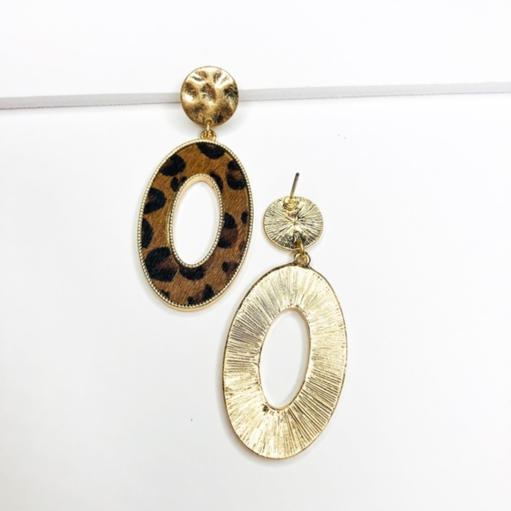 Dark Animal Print Leopard Hammered Gold Earrings - Picture 3 of 5